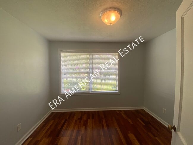 Building Photo - 9 Okahatchee Cir SE