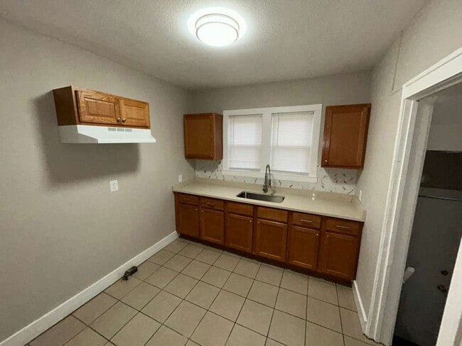 Building Photo - Two units, one home!