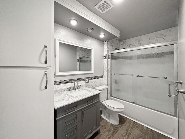 Building Photo - Newly Remodeled 1BD/BA Condo In Mission Va...