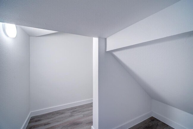 Building Photo - 13130 Pond Springs Rd