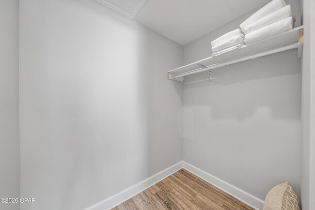 Building Photo - 121 Lakeside Cir