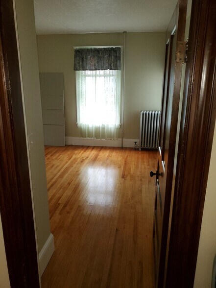 Building Photo - 488 Park Ave