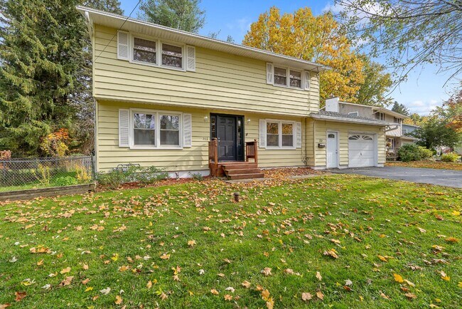 Building Photo - 20 Apricot Ln