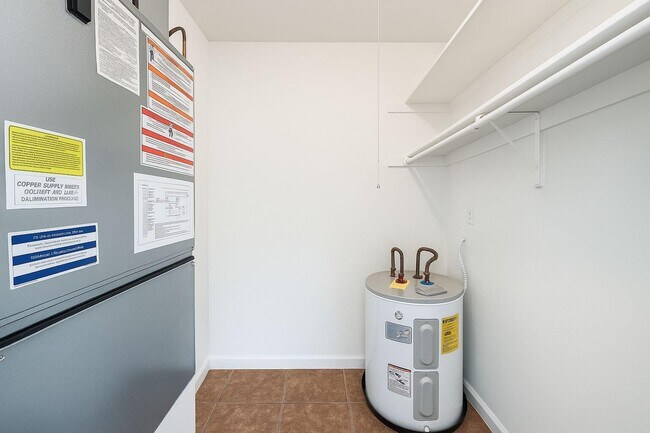 Building Photo - 3400 NE 16th Terrace