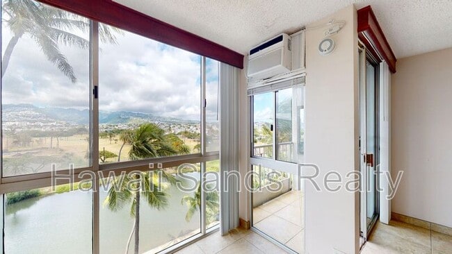 Building Photo - 2611 Ala Wai Blvd