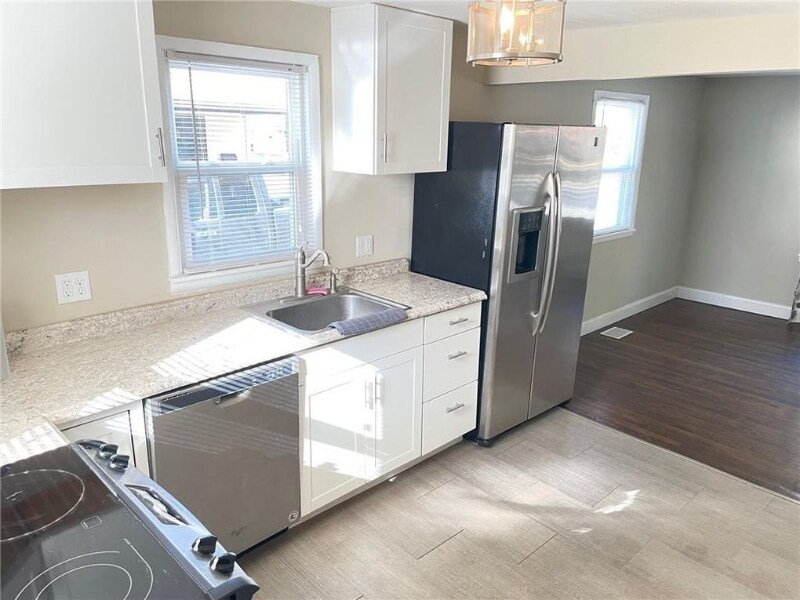 Building Photo - 2617 E 6th St