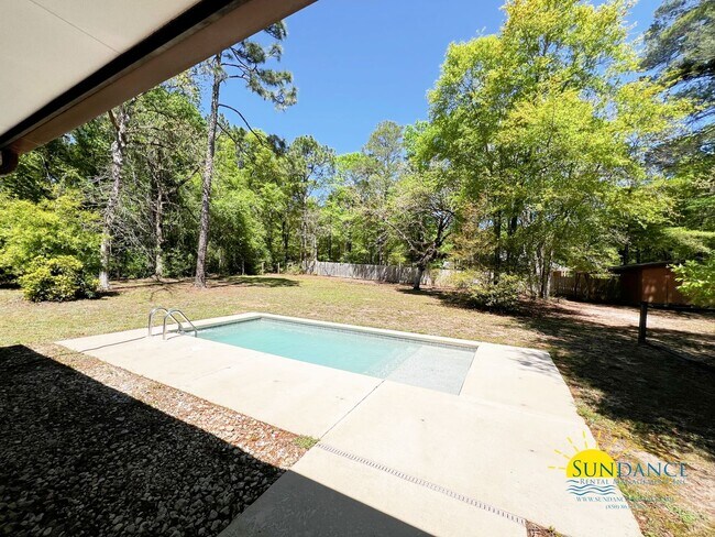 Building Photo - Charming 3 Bedroom Home with Pool, RV/Boat...