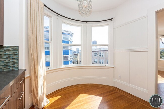 Building Photo - SOPHISTICATED 2-BD DREAM HOME WITH DIGITAL...
