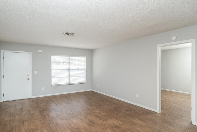 Building Photo - 1040 Dorado Dr
