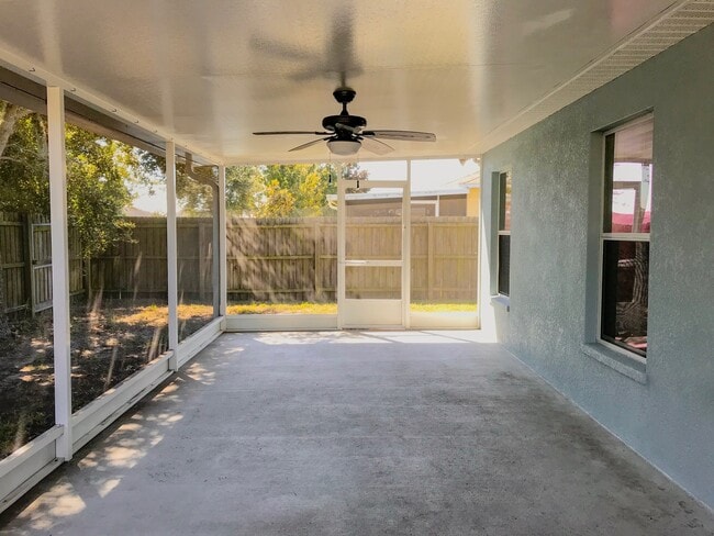 Building Photo - Beautiful 3 Bedroom 2 Bath for Rent in Spring Hill!