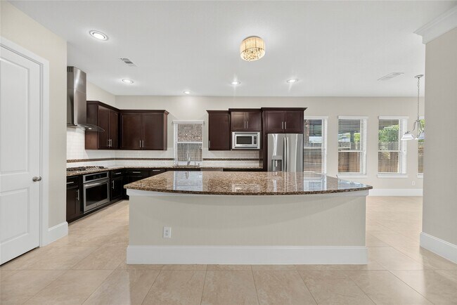 Building Photo - 10510 Trinity Springs Dr