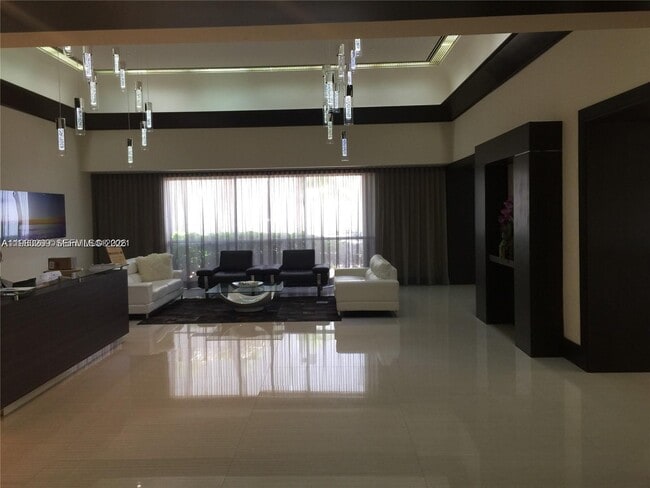 Building Photo - 16485 Collins Ave