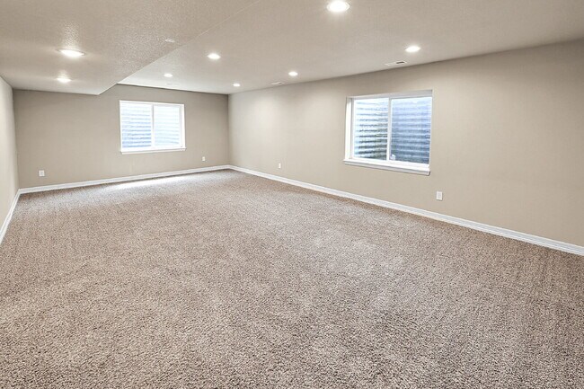 Building Photo - $2,550 - 4 Bed, 3 Bath Home in Colorado Sp...