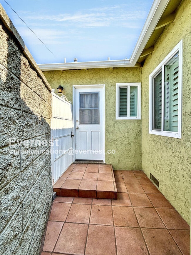 Building Photo - 10769 Galvin St
