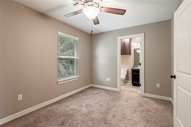 Building Photo - 2002 20th St