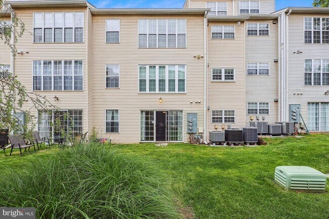 Building Photo - 12102 Greenwood Ct