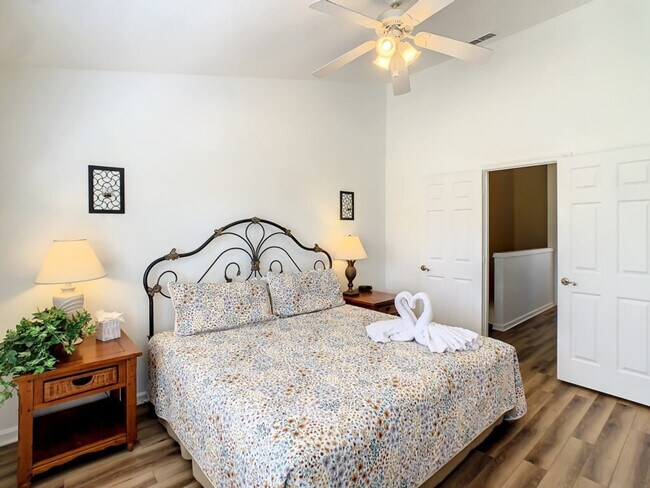 Building Photo - 2356 Silver Palm Dr