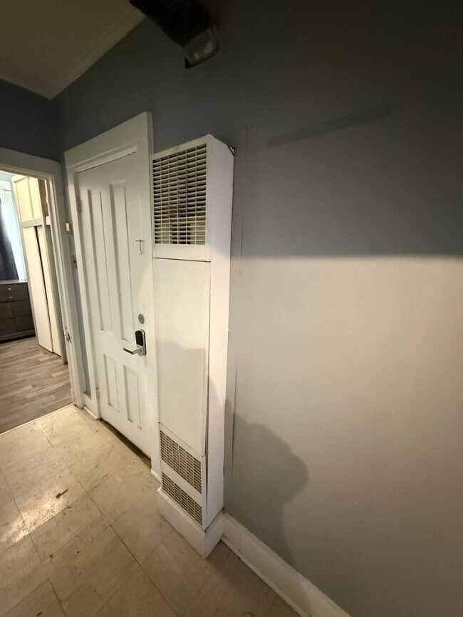 Building Photo - 11339 S Langley Ave