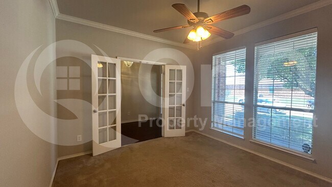 Building Photo - 9537 Navarro St