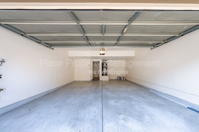Building Photo - 6223 Avenida De Las Vistas