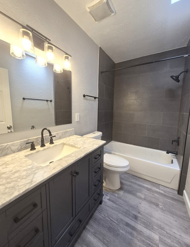 Building Photo - 3459 E Pima St