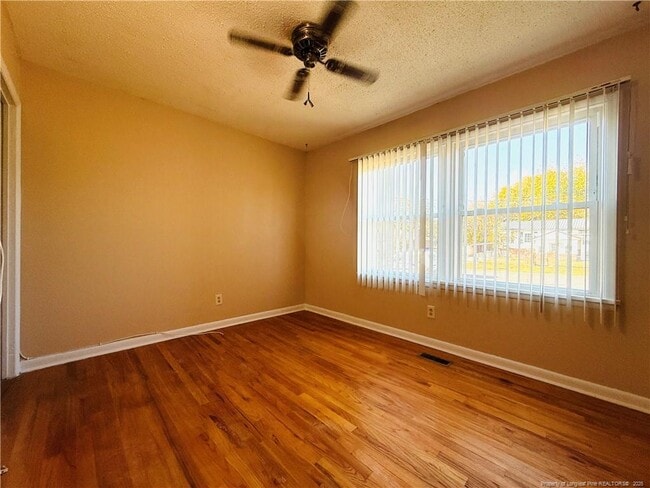 Building Photo - 611 Reggie Ct