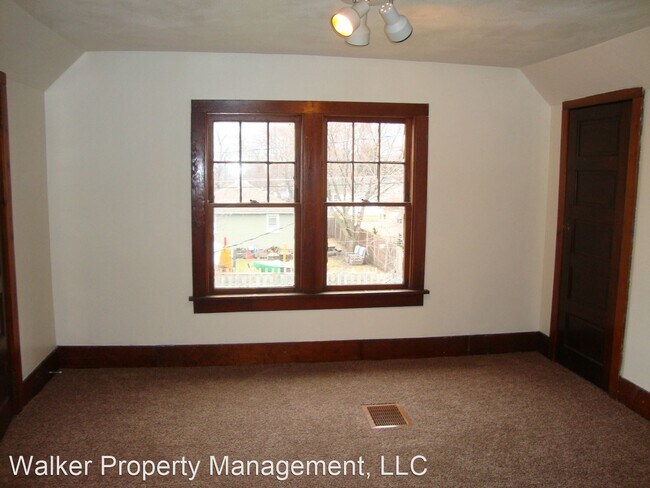 Building Photo - 4 br, 2 bath House - 1128 W. State Street