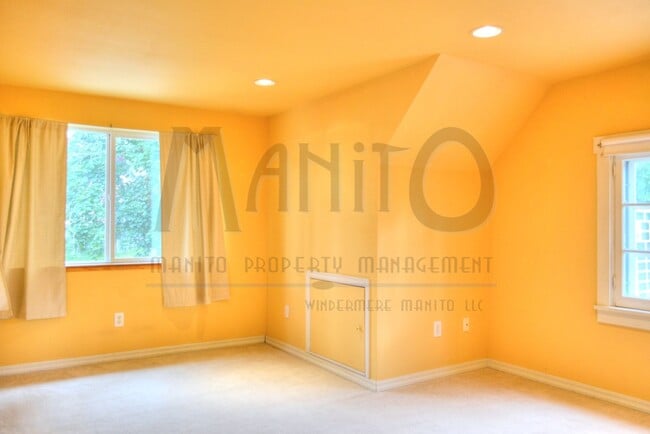 Building Photo - Stunning Brick Home near Audubon Park