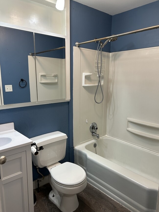 Primary Photo - 301 Shady Oaks Dr