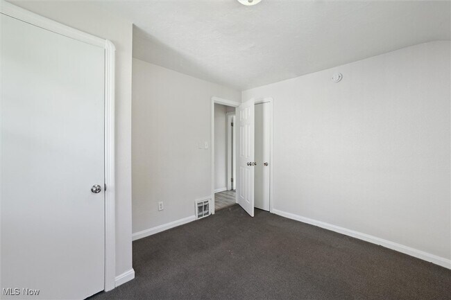 Building Photo - 13511 Thraves Rd