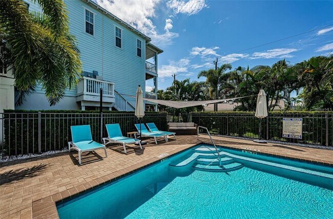 Building Photo - 7004 Grevilla Ave S