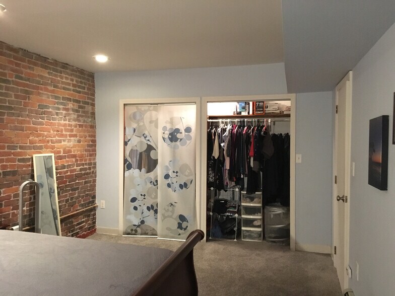 Bedroom 01 - 1895 Beacon St