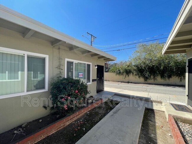 Building Photo - 1015 N Azusa Ave