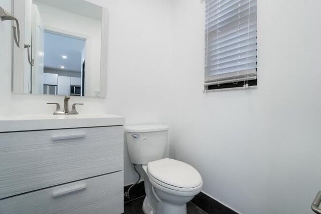 Building Photo - 4331 NW 115th Ave