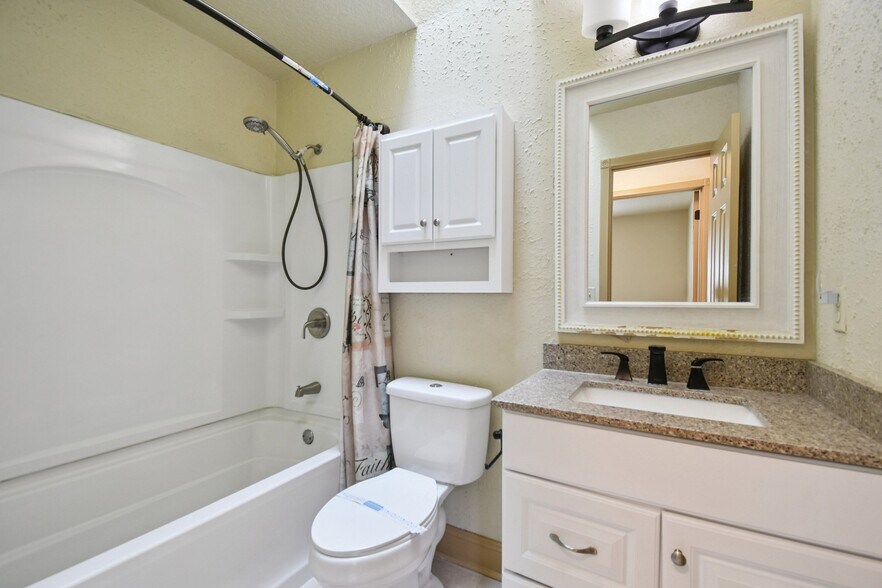 Building Photo - 2638 Kersey Ct