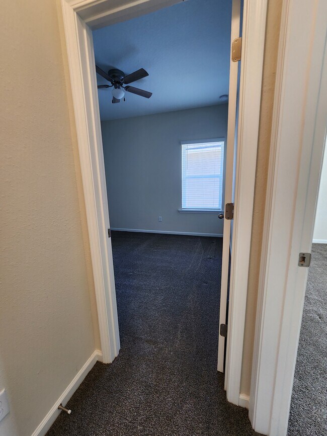 Building Photo - 285 Holly Forest Dr