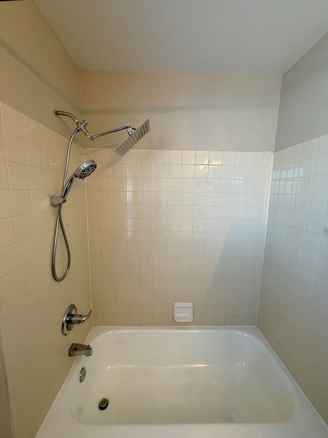 Building Photo - 5712 Viberti Ct