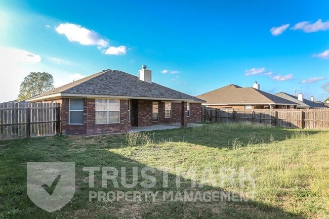 Building Photo - 4300 Capri Dr