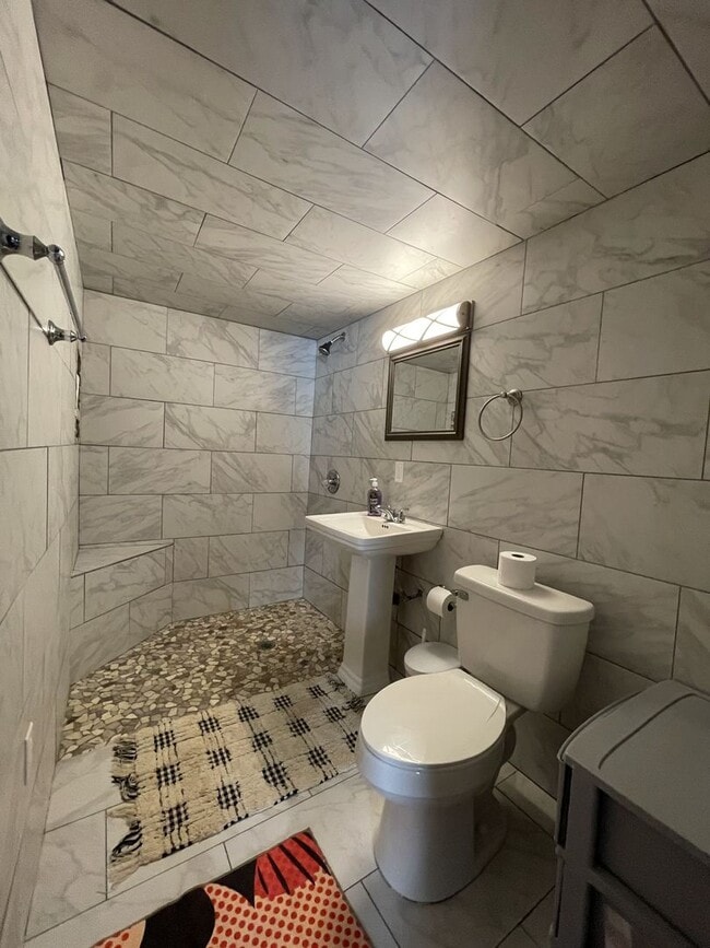Building Photo - Cozy?Loft?Retreat – Fully Furnished Tiny-H...