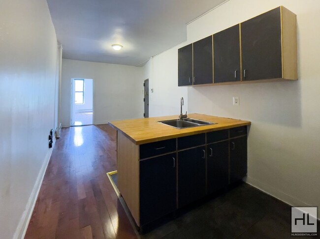 Building Photo - TROUTMAN STREET / Spacious Bushwick 2-Bed ...