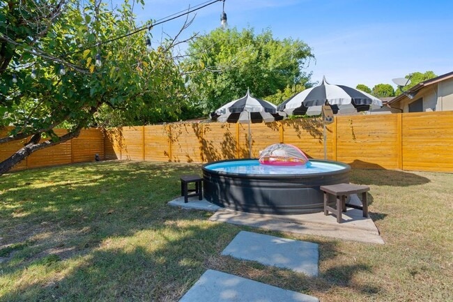 Building Photo - 4902 Carsonhill Dr