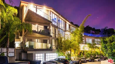 Building Photo - 6425 Weidlake Dr