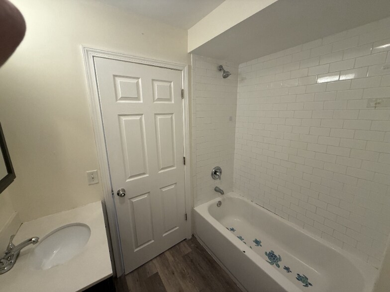 Building Photo - 80 Water St