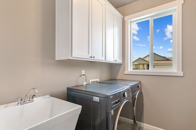 Building Photo - For Rent – Beautiful 3 Bedroom, 2 Bathroom...