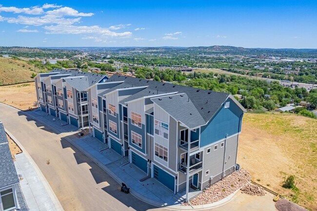 Building Photo - Luxury 4 Bed Townhouse with Amazing City and Mt Views on Westside