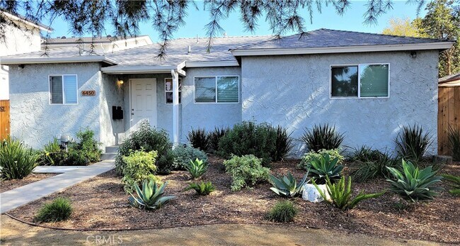 Primary Photo - 6452 Balboa Blvd