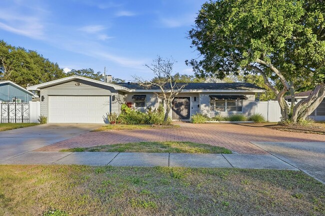 Building Photo - 725 Patricia Ave