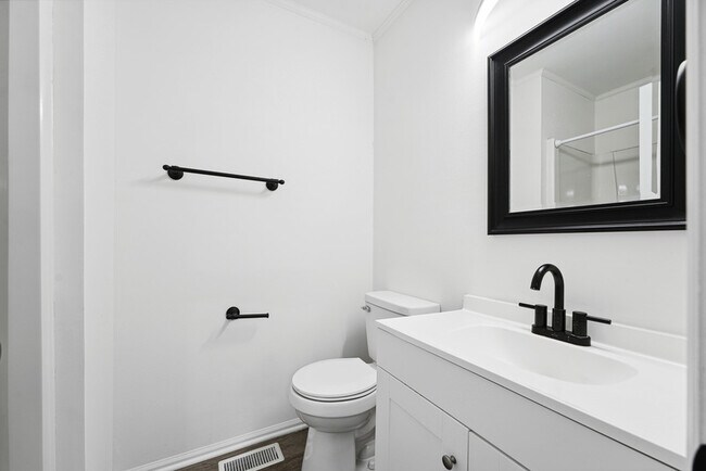 Building Photo - 6101 Highcastle Ct