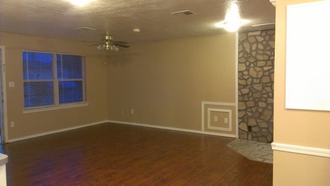 Building Photo - 926 SW 37th St