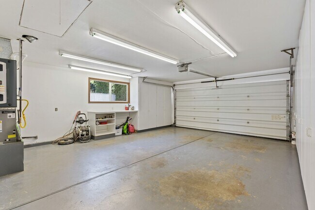 Building Photo - Stylish 3BR Beaverton Ranch w/ RV Parking & Hot Tub